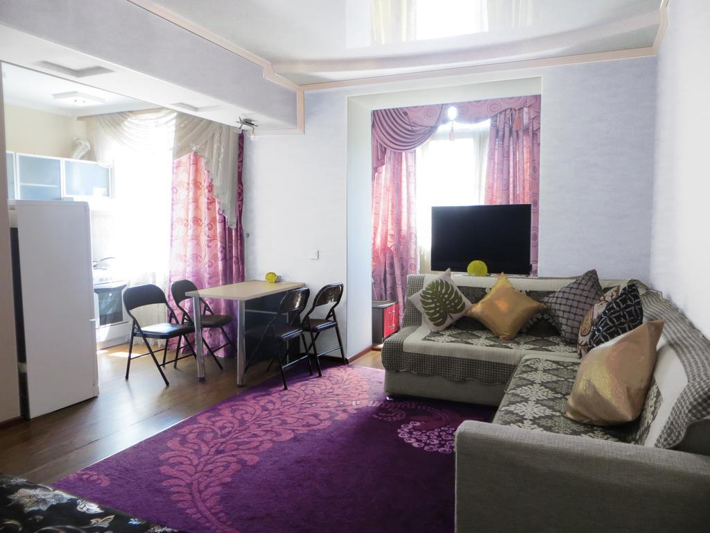 Maximus Apartament Bisjkek Eksteriør bilde